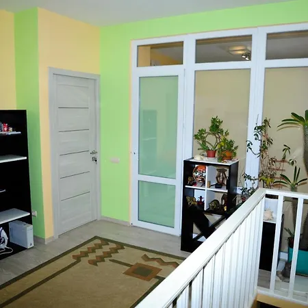 On Kanatna Street 57 Homestay Odesa