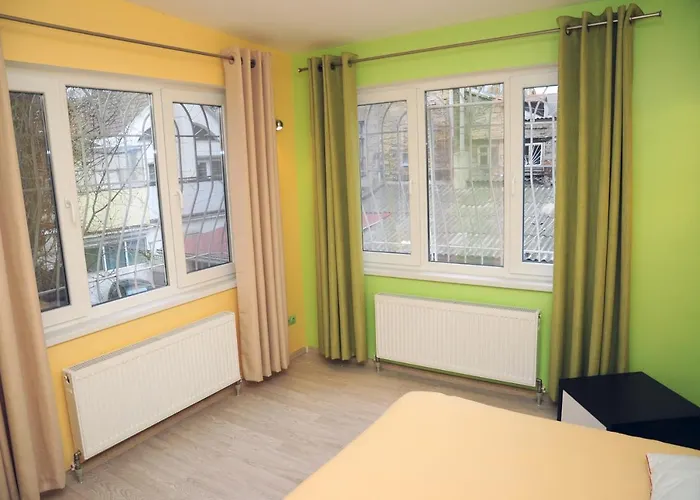 Homestay On Kanatna Street 57